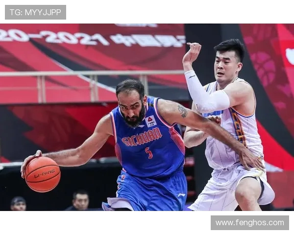 V5在挑战者杯积分榜中以72分稳居第一其他战队紧追不舍